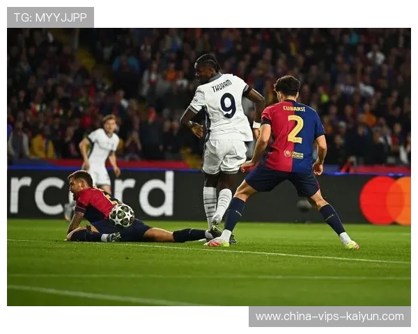 阿诺德任意球直接破网利物浦领先 阿诺德任意球直接破网利物浦领先