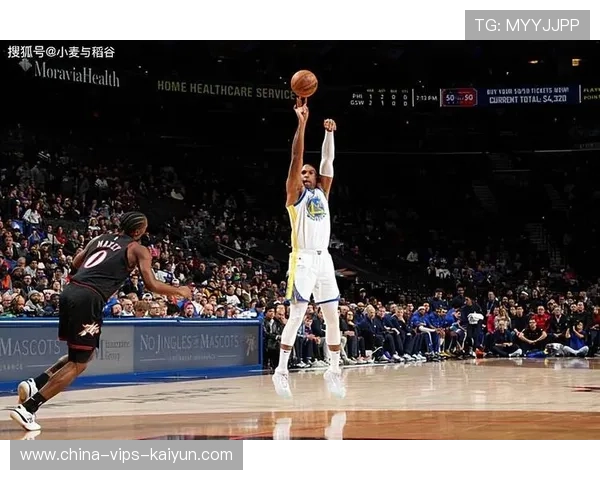 勇士球场打法:外线跑位与内线联动持续带来破坏力 勇士球场打法:外线跑位与内线联动持续带来破坏力