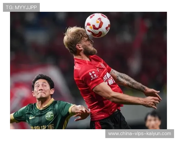 成都蓉城帅惟浩边路连续传中—绿茵场上的传中艺术